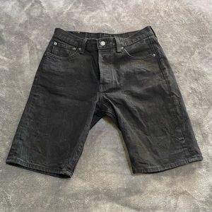 Black High Rise Skinny Levi’s Jean Shorts